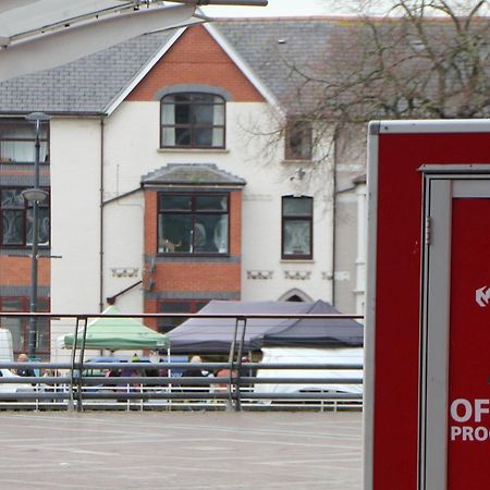 1 Fitzhamon Embankment Apartments Opposite Principality Stadium - Long Stay Offer Cardiff Dış mekan fotoğraf