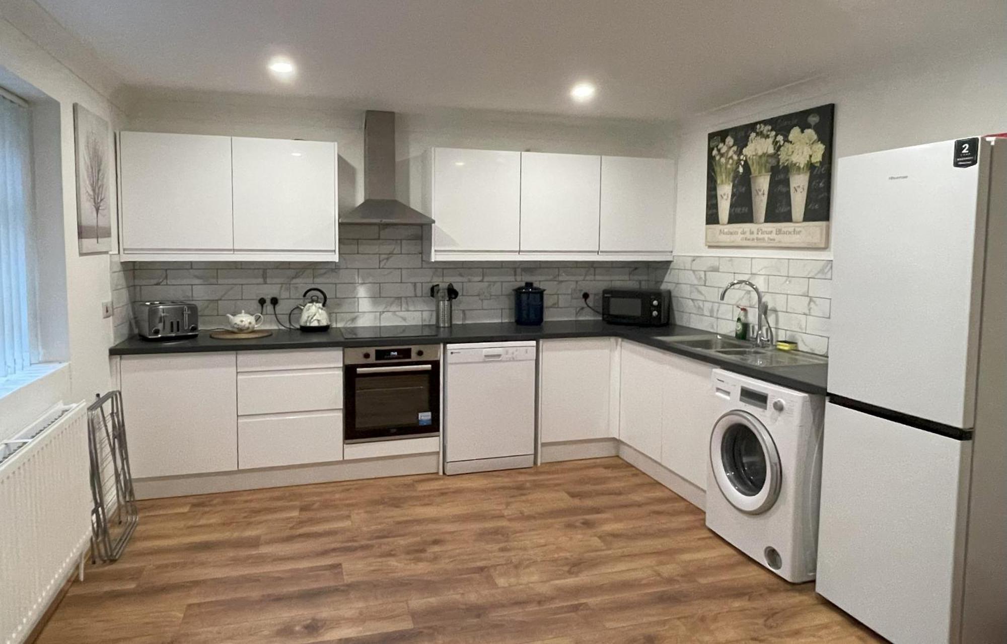 1 Fitzhamon Embankment Apartments Opposite Principality Stadium - Long Stay Offer Cardiff Dış mekan fotoğraf